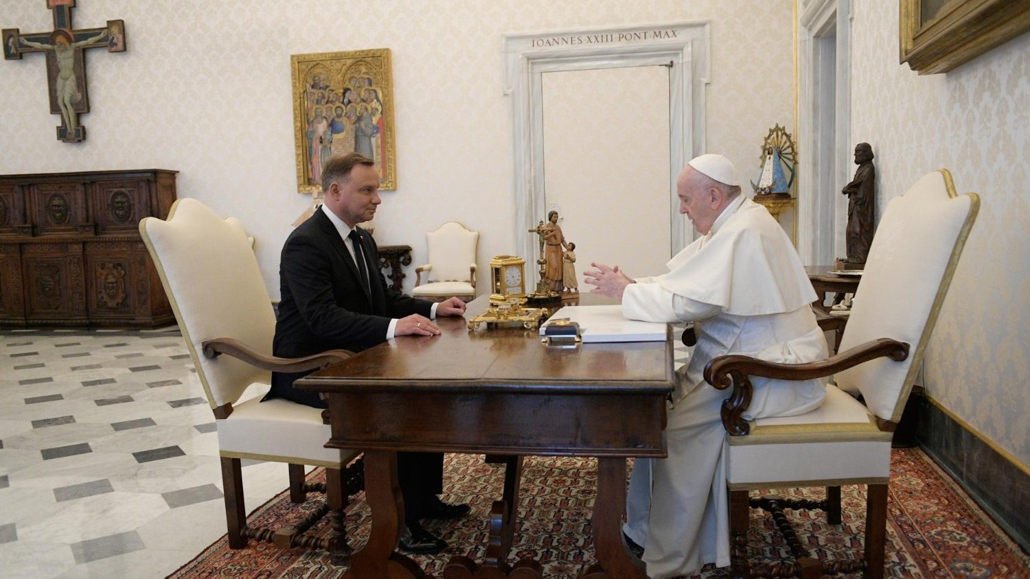 «Релігійно-ковідна» дипломатія: як відбувся візит Дуди до Італії та Ватикану